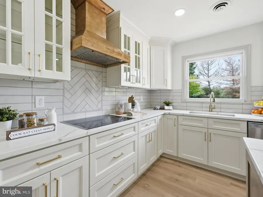 14007 Fitzwater Dr, Nokesville, VA 20181 - #3