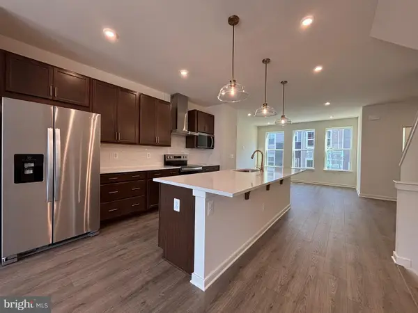 18020 Alicia Ave, DUMFRIES, VA 22026