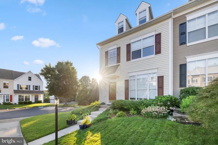 3968 Hartlake St, Woodbridge, VA 22192 - #3