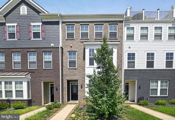 17768 Kingfisher Isle Rd, DUMFRIES, VA 22026