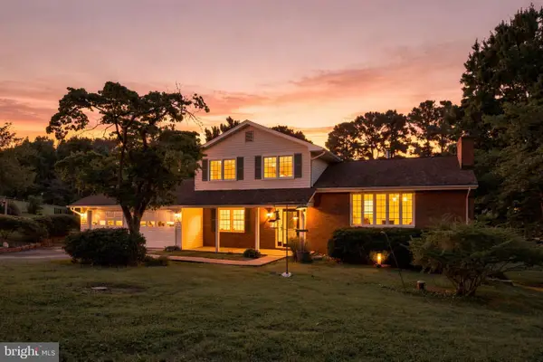 8010 Hillcrest Dr, MANASSAS, VA 20111