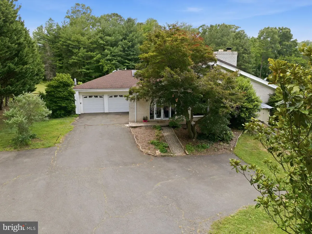 10108 Baileysburg Ln, Nokesville, VA 20181 - #1