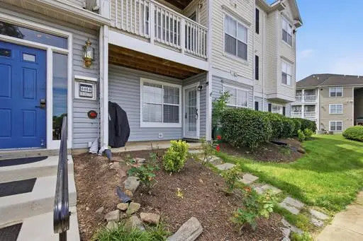 8058 Lisle Dr #104, Manassas, VA 20109 - #3