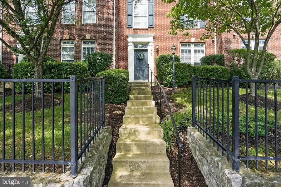 2195 Potomac Club Pkwy, Woodbridge, VA 22191 - #2