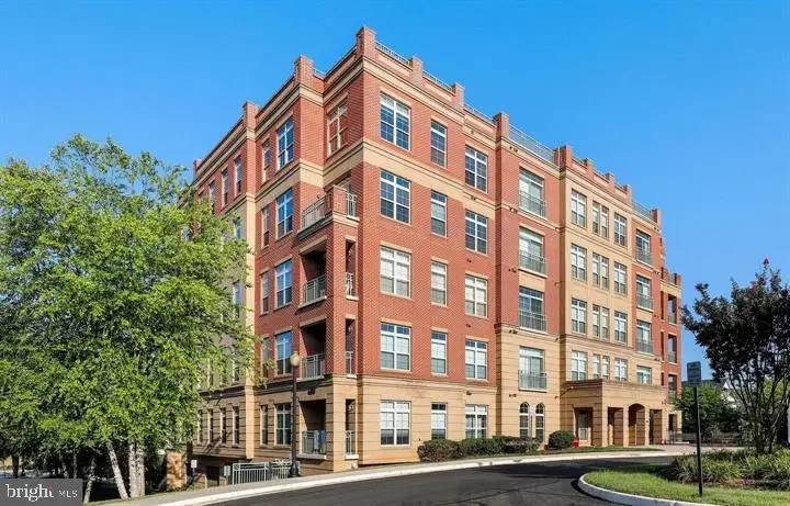 680 Watermans Dr #105, Woodbridge, VA 22191 - #1