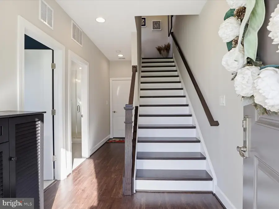 13770 Kahawai Dr, Woodbridge, VA 22191 - #3