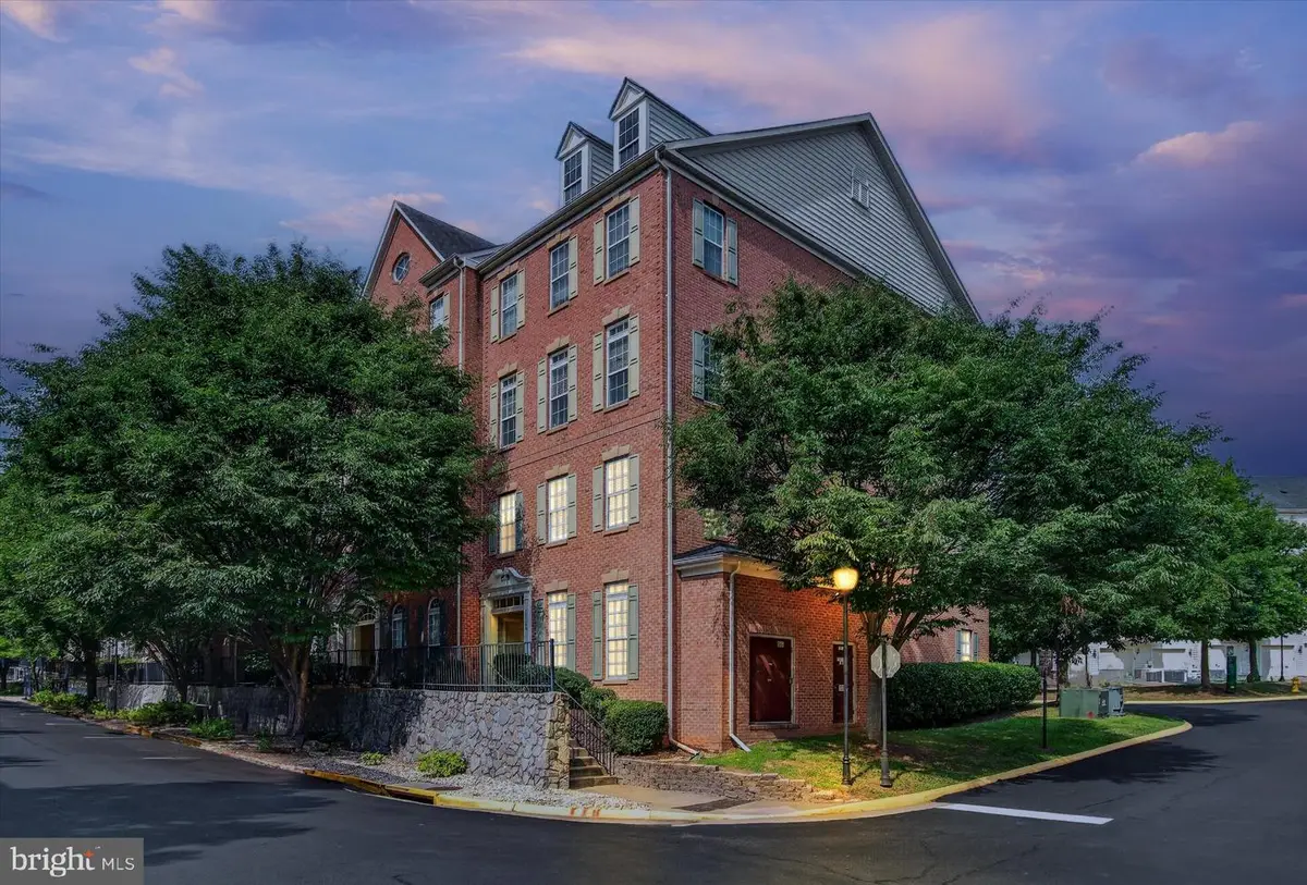 15164 Lancashire Dr, Woodbridge, VA 22191 - #1