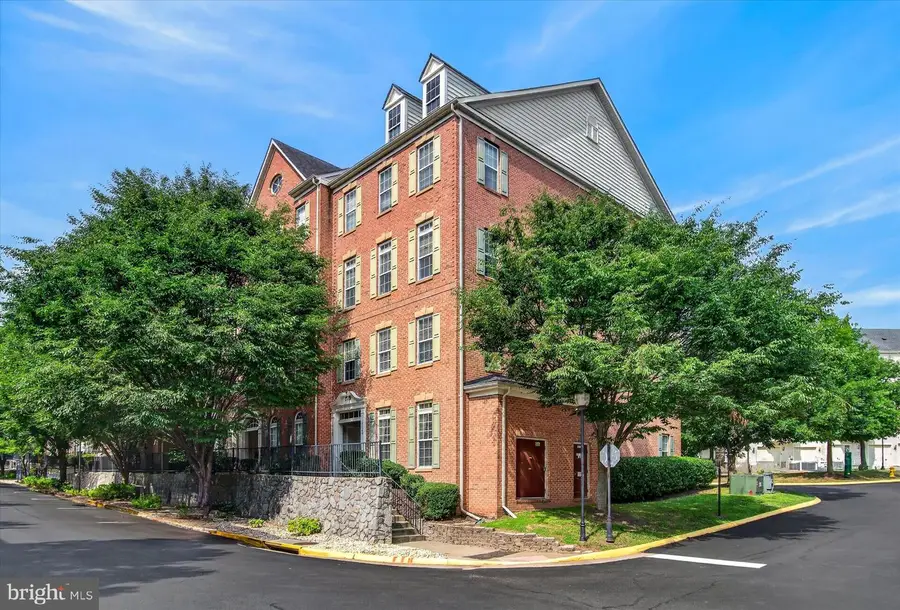 15164 Lancashire Dr, Woodbridge, VA 22191 - #2