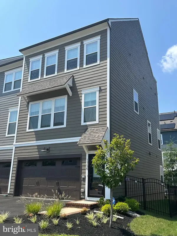 1756 Blue Spruce St, DUMFRIES, VA 22026