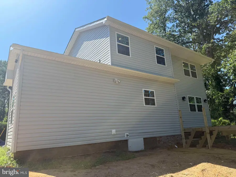 3179 Oakmont Ave, Triangle, VA 22172 - #2