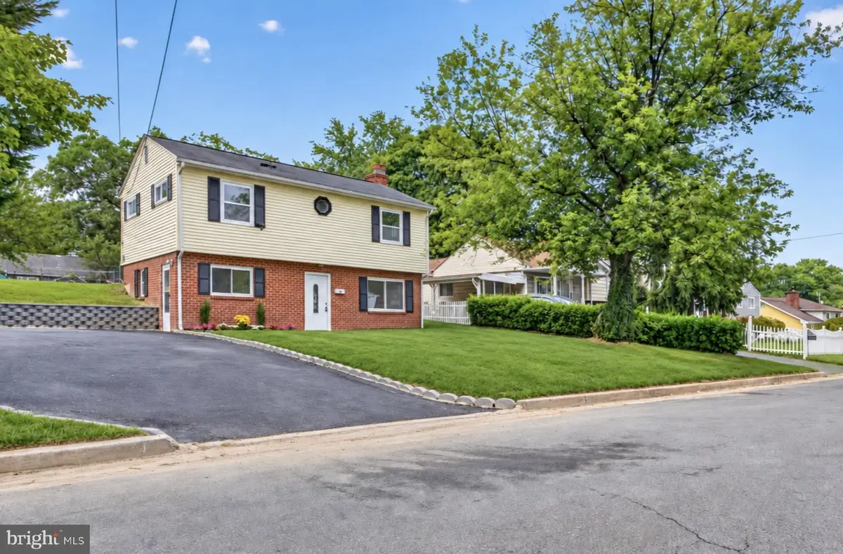 13208 Alison St, Woodbridge, VA 22191 - #1