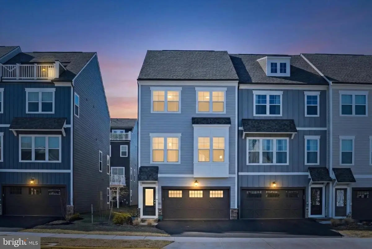 18351 Moss Garden Rd, Dumfries, VA 22026 - #1