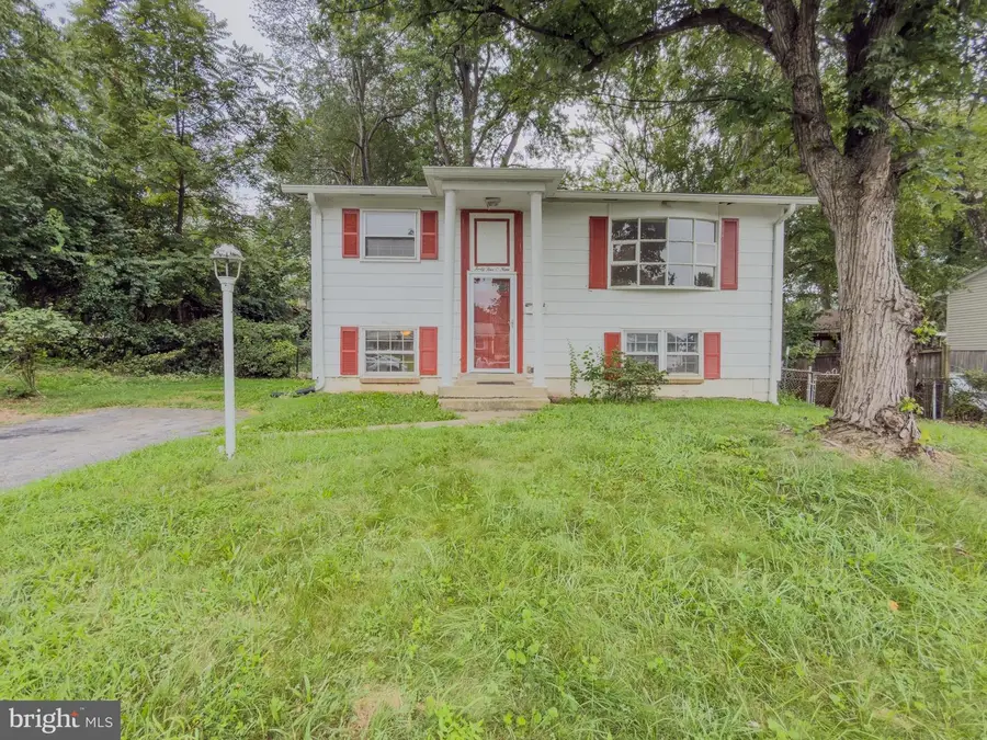 4509 Hamilton Dr, Woodbridge, VA 22193 - #3