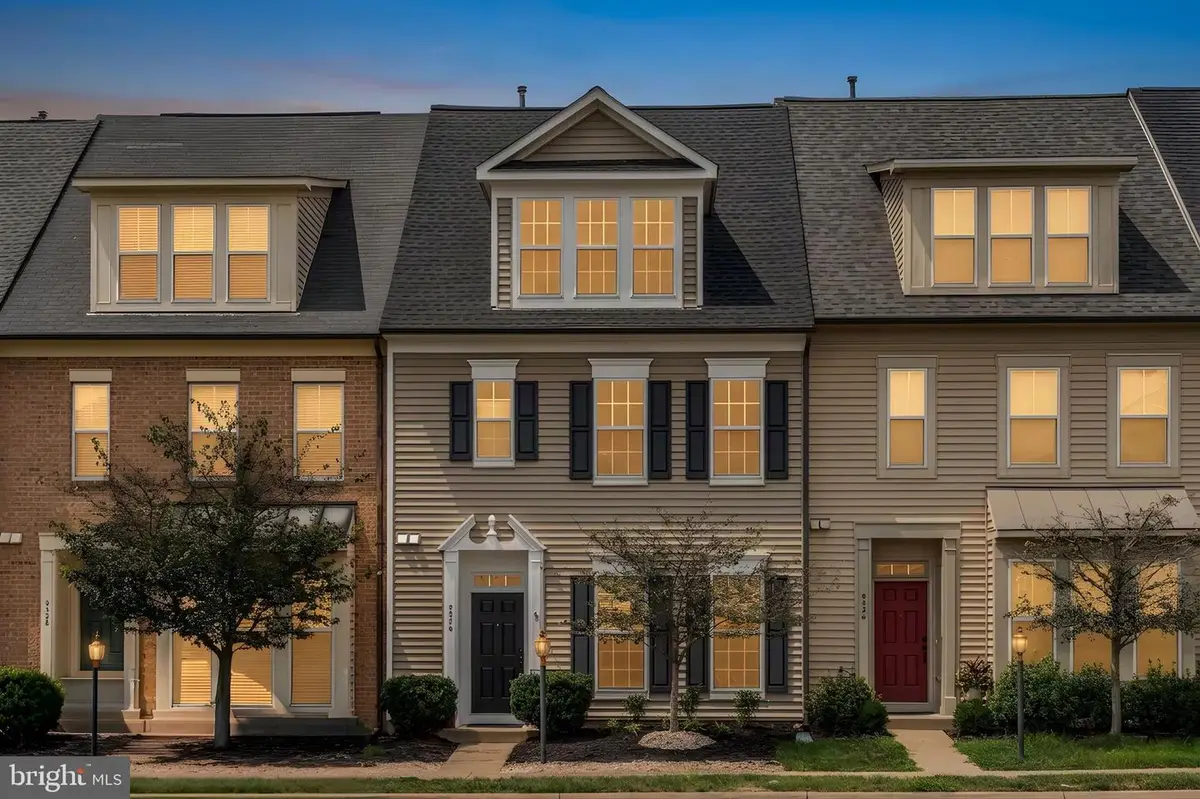 9326 Alvyn Lake Cir, Bristow, VA 20136 - #1