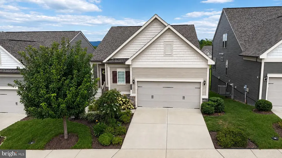 6840 Gerber Daisy Ln, Haymarket, VA 20169 - #2