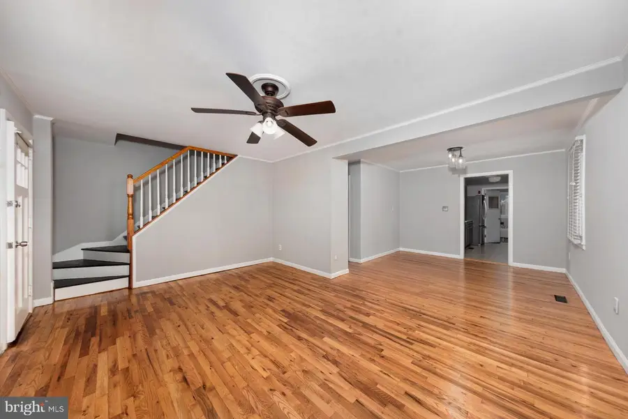 14704 Featherstone Rd, Woodbridge, VA 22191 - #3
