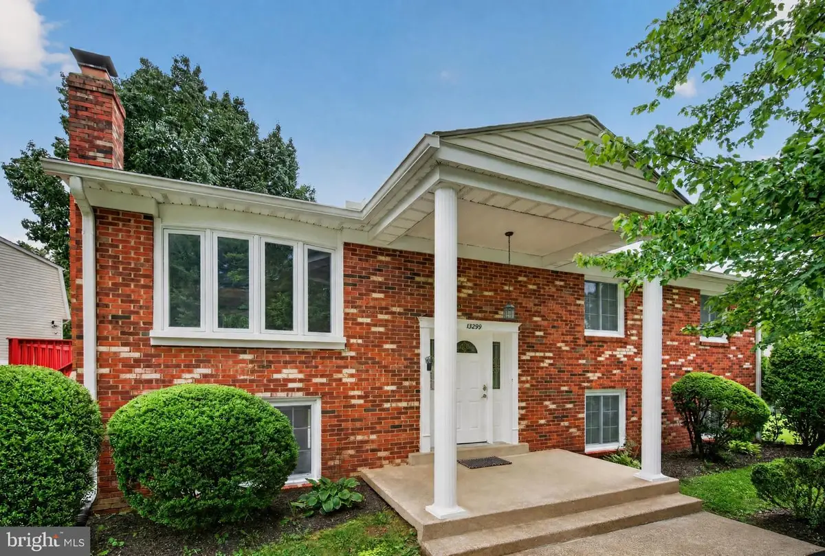 13299 Nassau Dr, Woodbridge, VA 22193 - #1