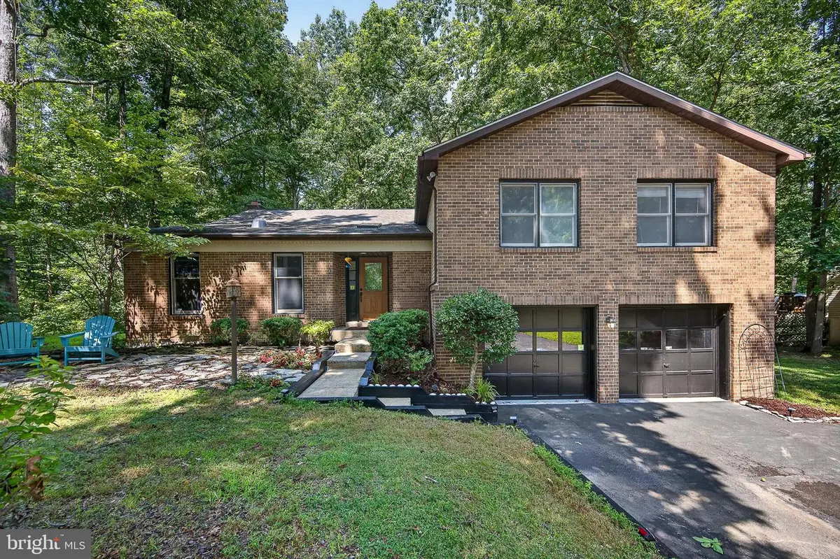 12542 Cavalier Dr, Woodbridge, VA 22192 - #1