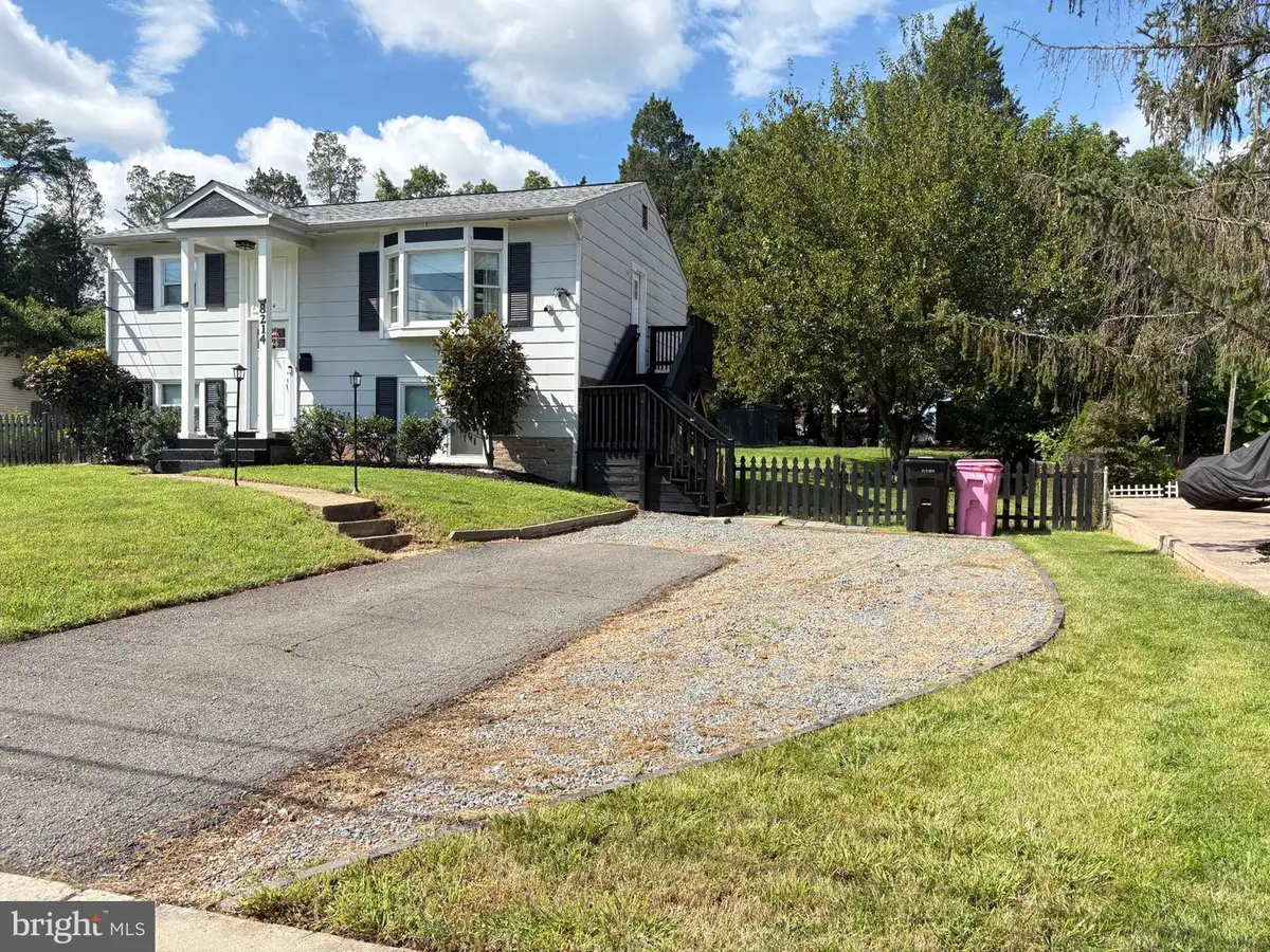 8214 Claremont St, Manassas, VA 20110 - #1