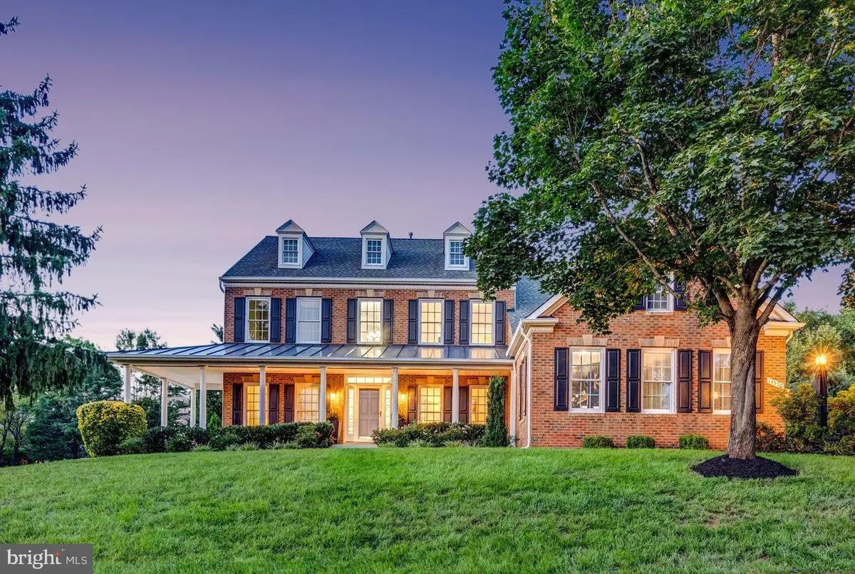 13520 Heritage Farms Dr, Gainesville, VA 20155 - #1