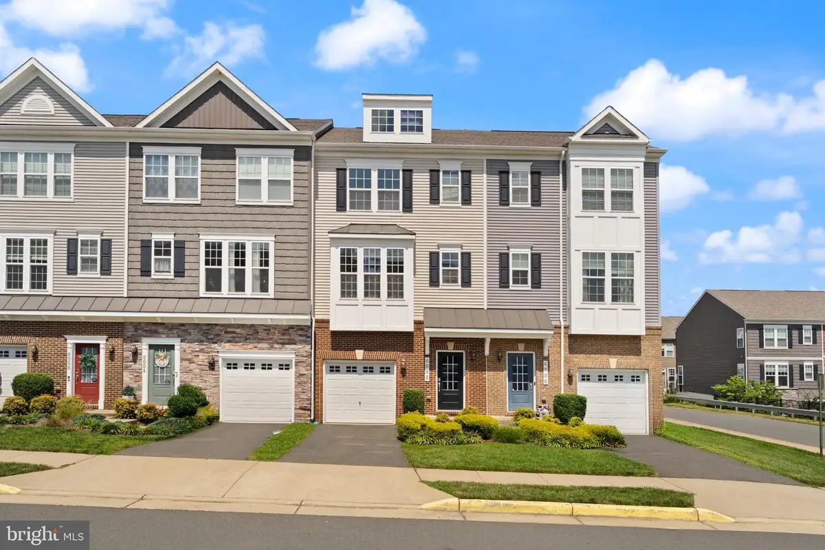 6002 Camerons Ferry Dr, Haymarket, VA 20169 - #1