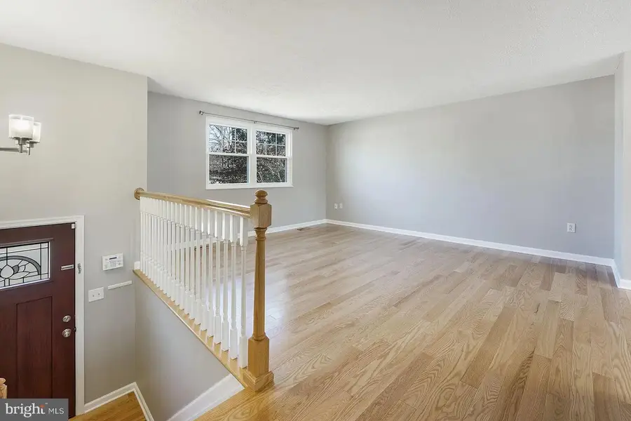 16012 Normandy Ct, Woodbridge, VA 22191 - #3