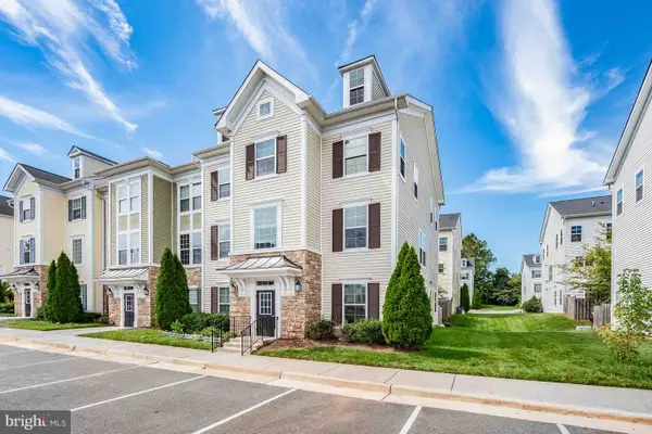 8114 Essex Grove Way #6, MANASSAS, VA 20111