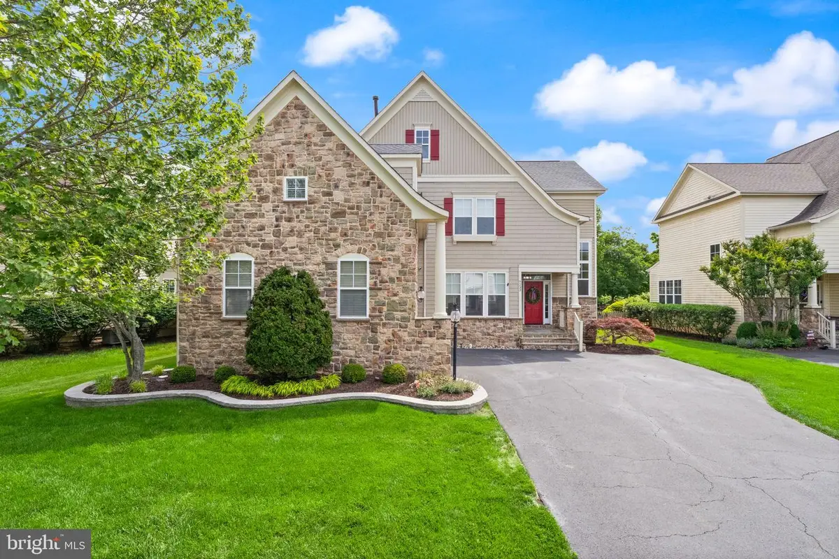 9233 Falling Water Dr, Bristow, VA 20136 - #1