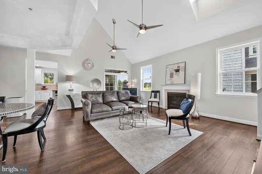 13992 Greendale Dr, Woodbridge, VA 22191 - #2