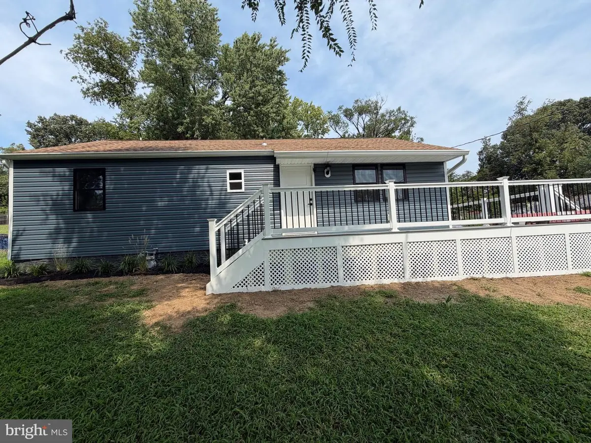1516 Walnut St, Woodbridge, VA 22191 - #1