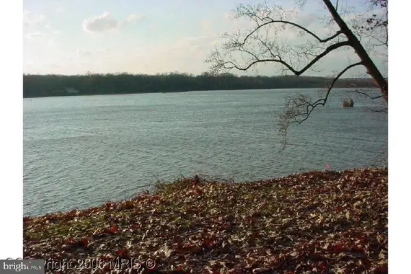 18210 Possum Point Rd, DUMFRIES, VA 22026