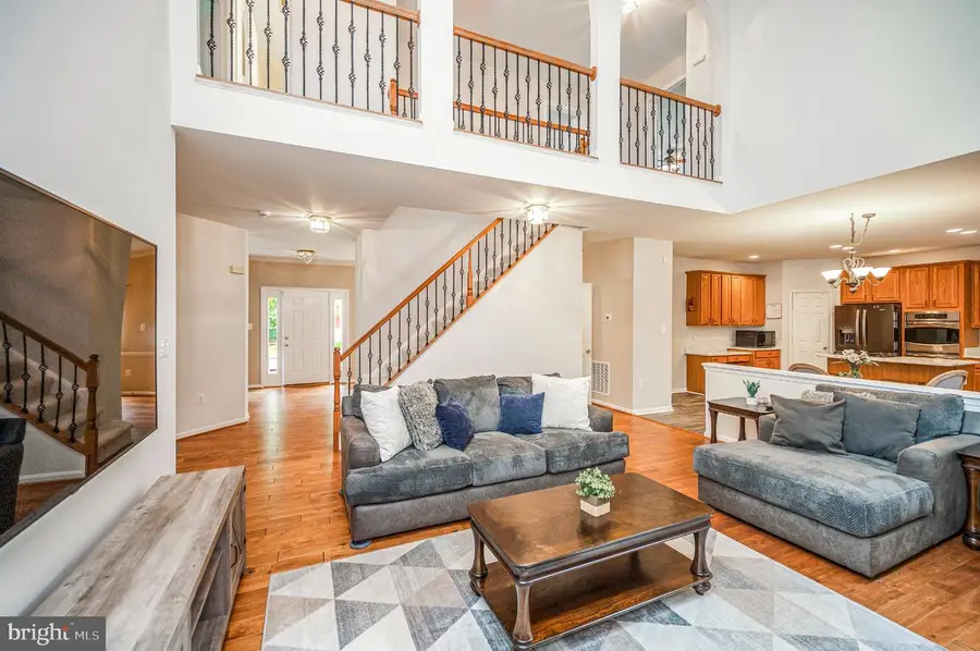 5917 Fincastle Dr, Manassas, VA 20112 - #3