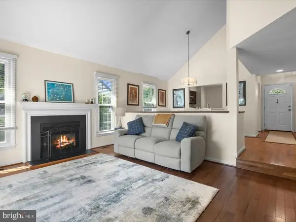 15058 Holleyside Dr, DUMFRIES, VA 22025