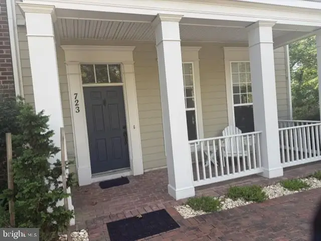 723 Belmont Bay Dr, Woodbridge, VA 22191 - #2