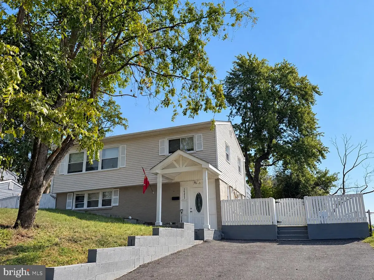 14313 Randall Dr, Woodbridge, VA 22191 - #1