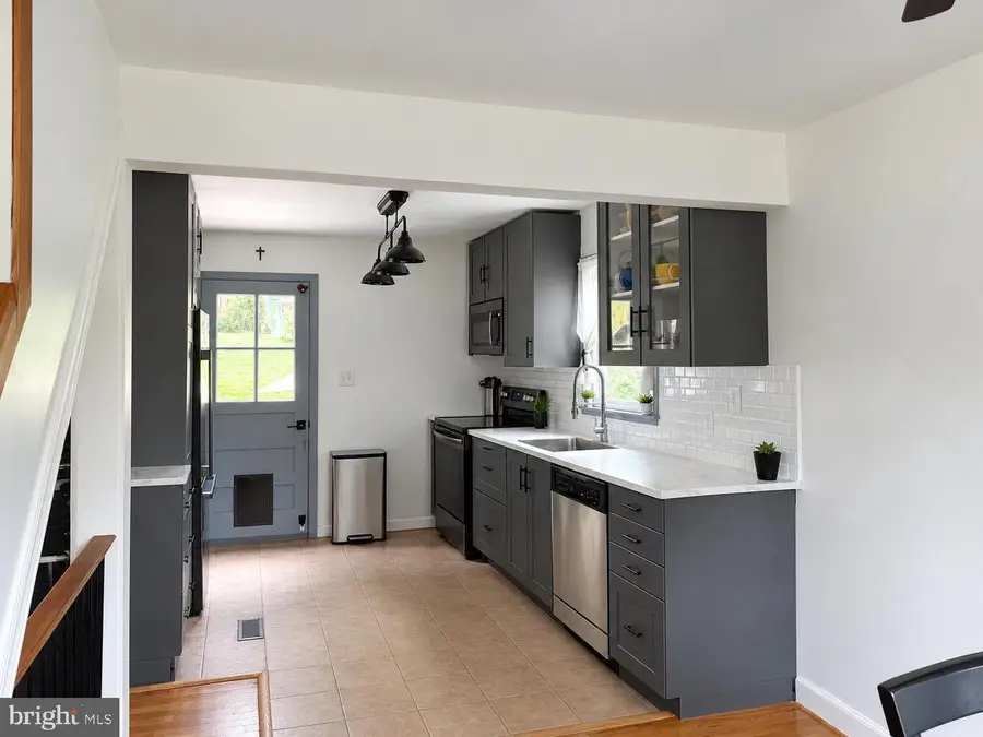 1414 D St, Woodbridge, VA 22191 - #3