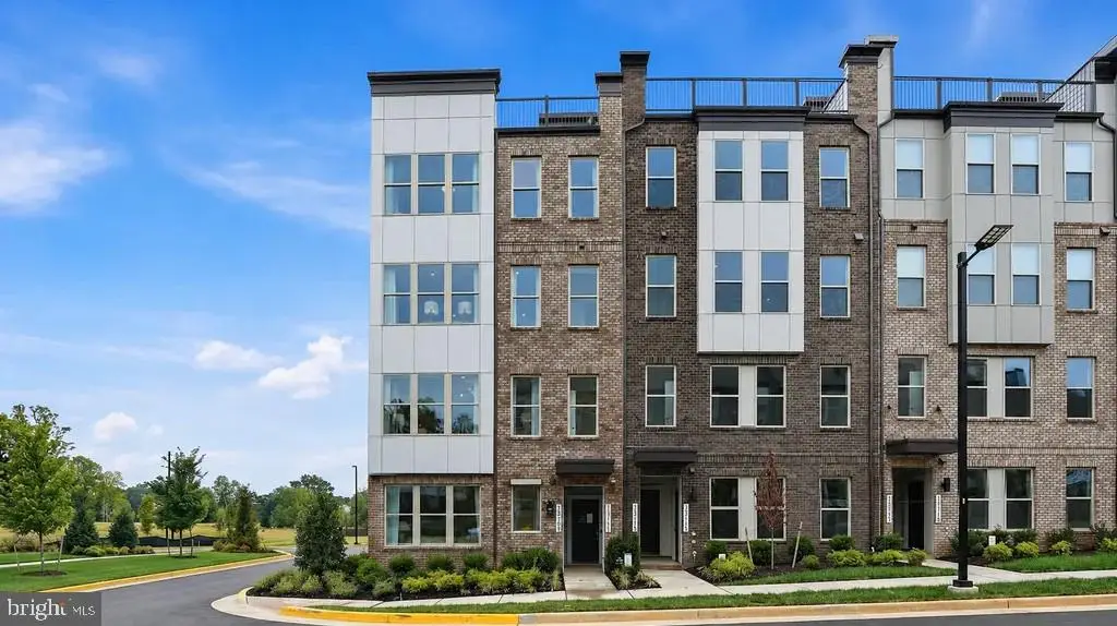 14136 Slate St, Woodbridge, VA 22193 - #1