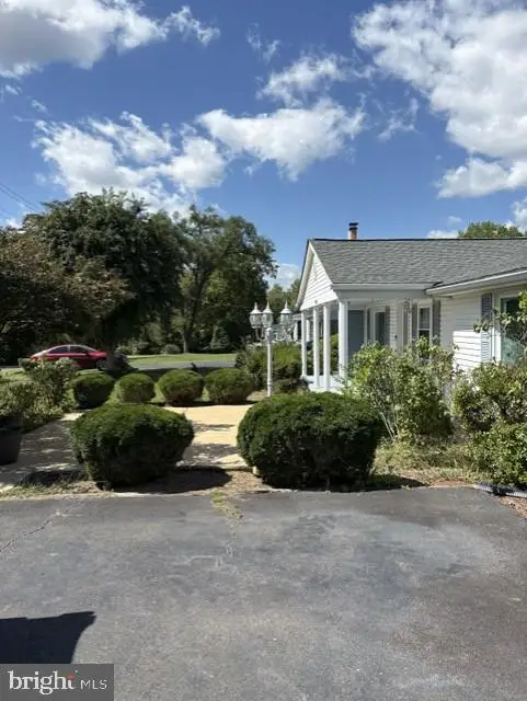 9008 Rugby Rd, Manassas Park, VA 20111 - #2