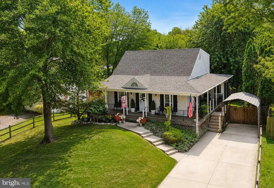 5570 Saint Charles Dr, Woodbridge, VA 22193 - #2