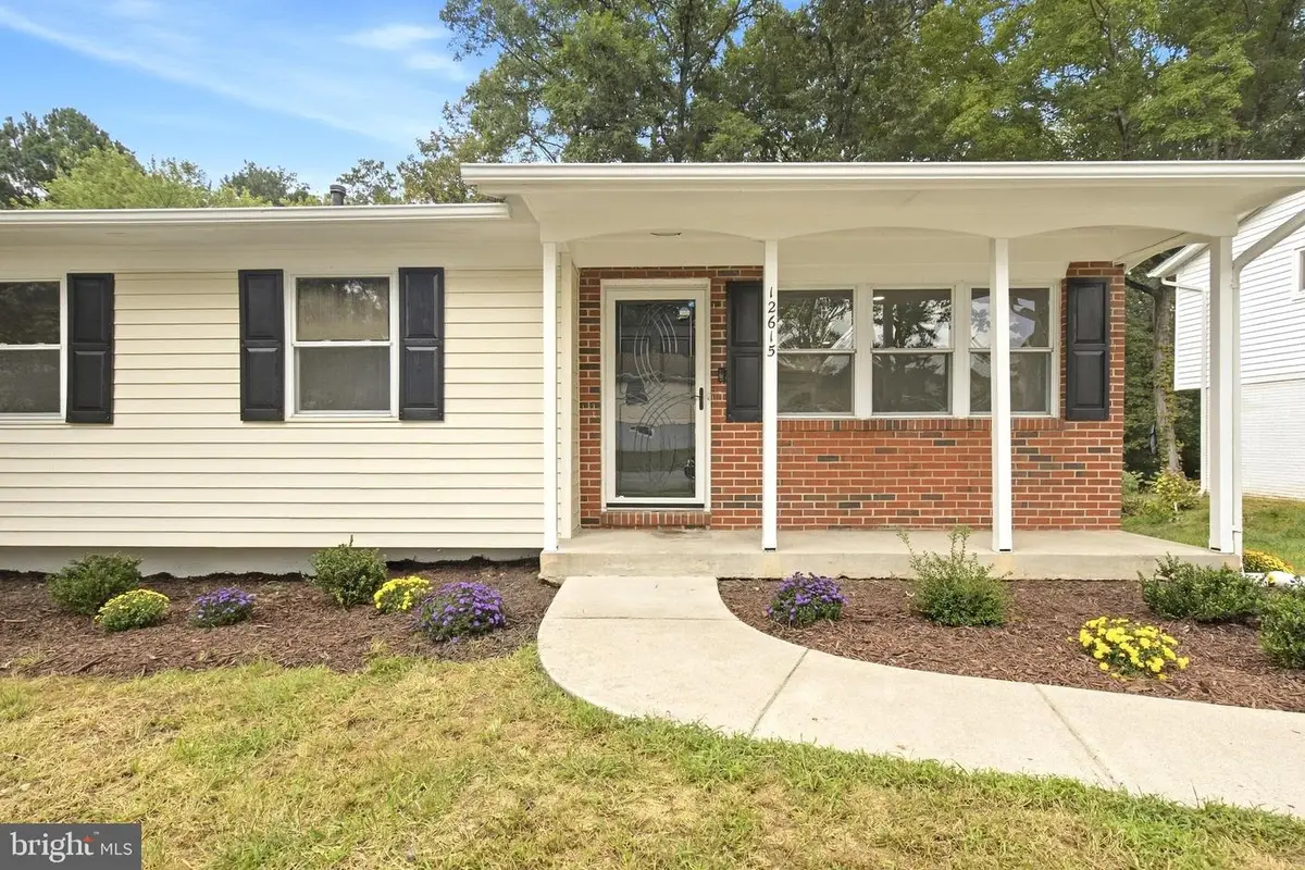 12615 Valleywood Dr, Woodbridge, VA 22192 - #1