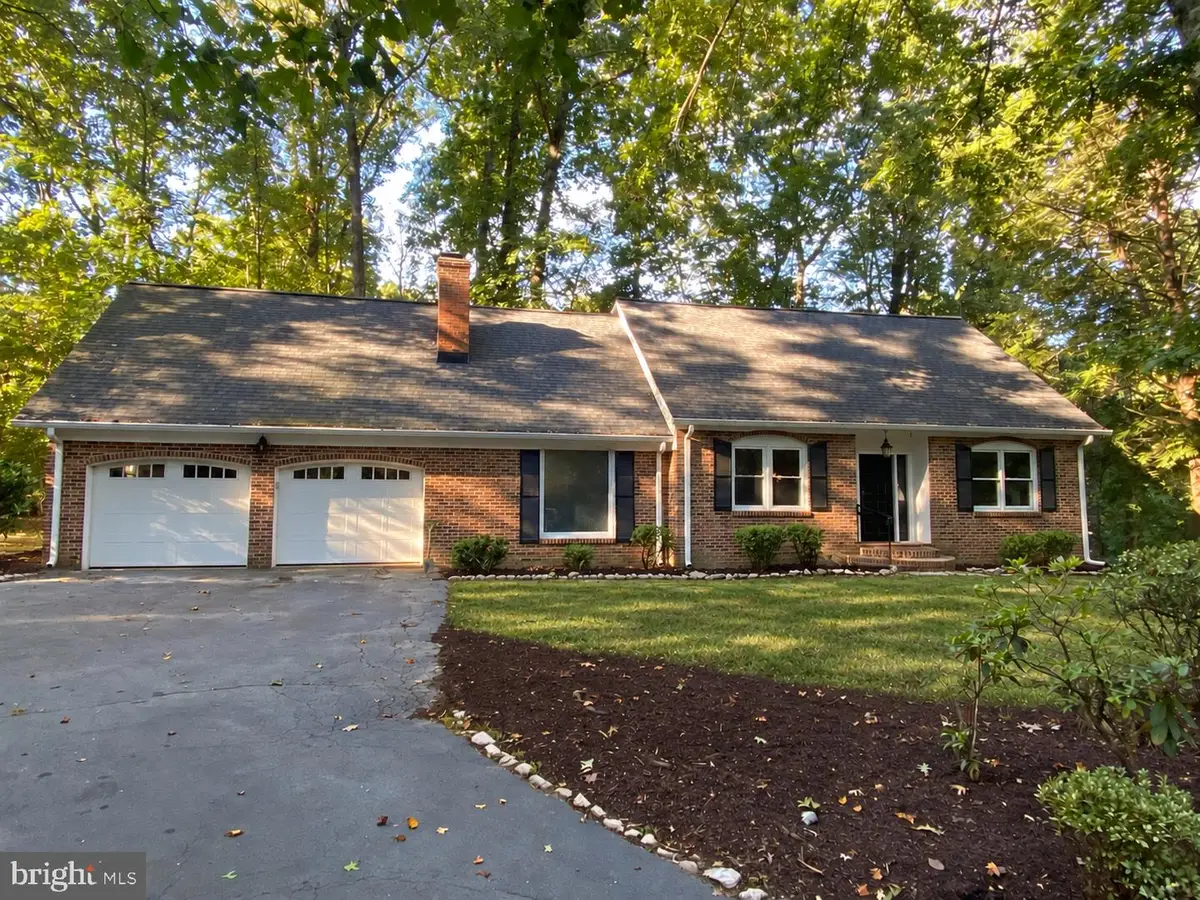 8021 Whitting Dr, Manassas, VA 20112 - #1