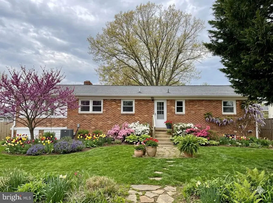 7629 Huron Dr, Gainesville, VA 20155 - #2