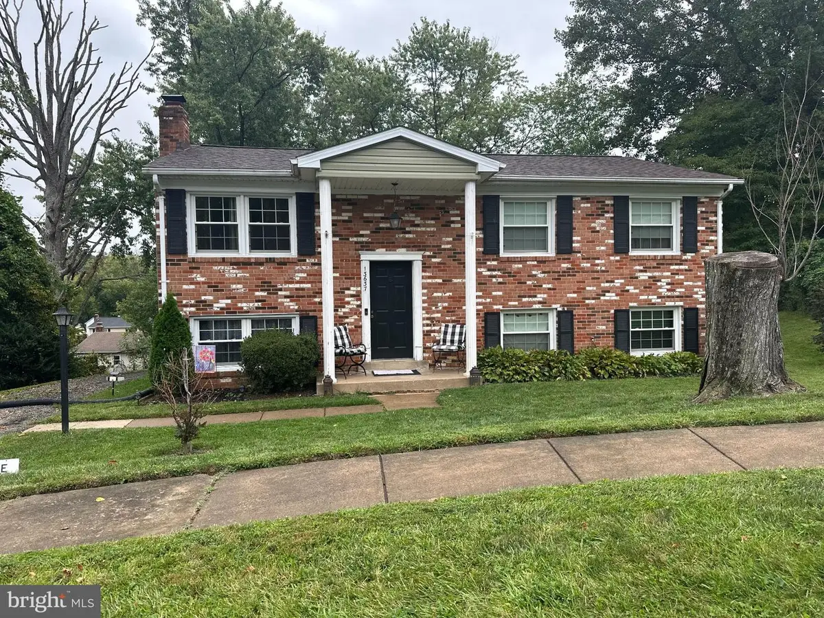 13637 Lynbrook Ct, Woodbridge, VA 22193 - #1