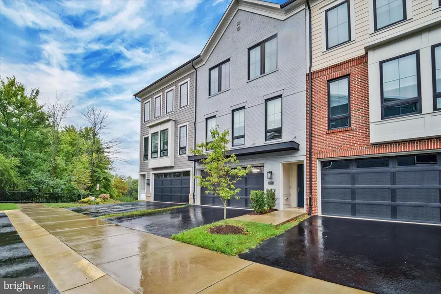 777 Bonefish Dr, Woodbridge, VA 22191 - #2