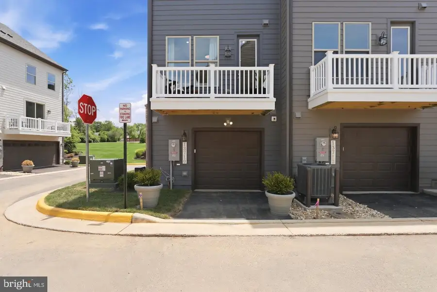 14092 Onyx St, Woodbridge, VA 22193 - #3