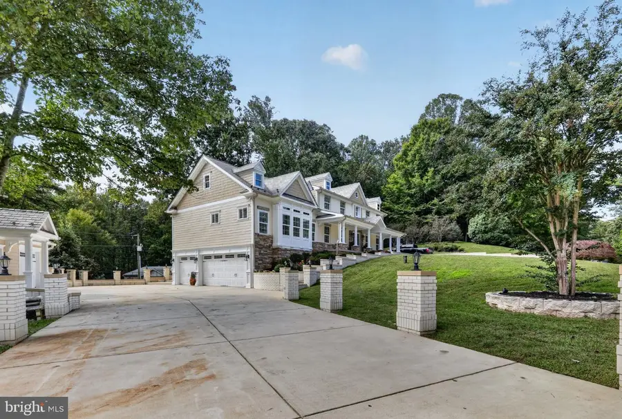 8848 Clinton Dr, Nokesville, VA 20181 - #2