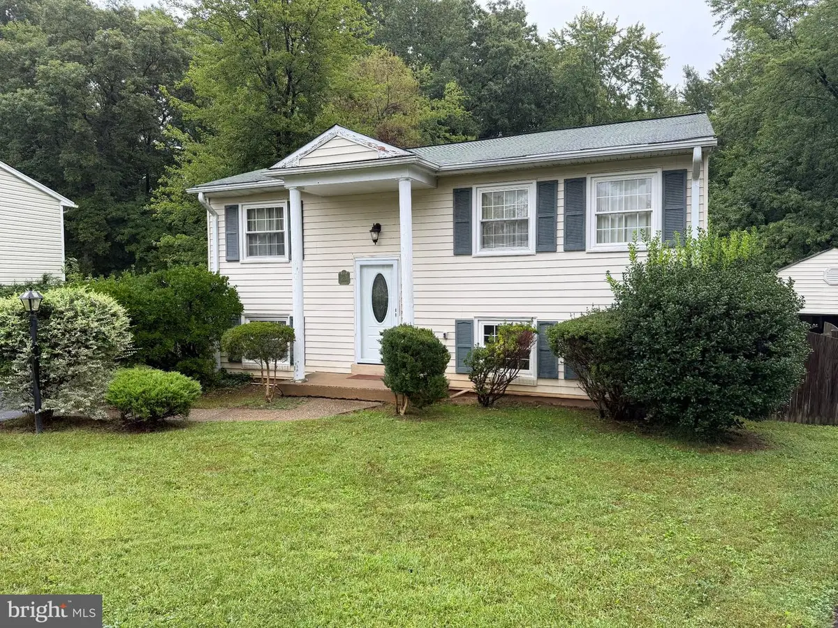 13623 Lindendale Rd, Woodbridge, VA 22193 - #1