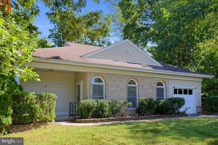 19105 Wayne Dr, Triangle, VA 22172 - #2