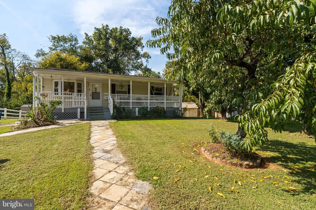 7916 Manassas Dr, Manassas, VA 20111 - #1