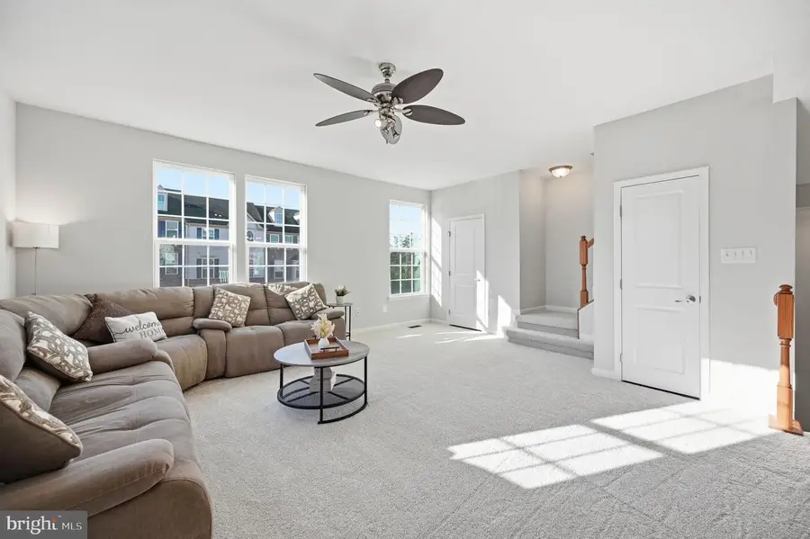 13672 Rockingham Ln, Gainesville, VA 20155 - #2
